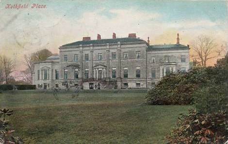 Photo:North face of the manor and formal lawns